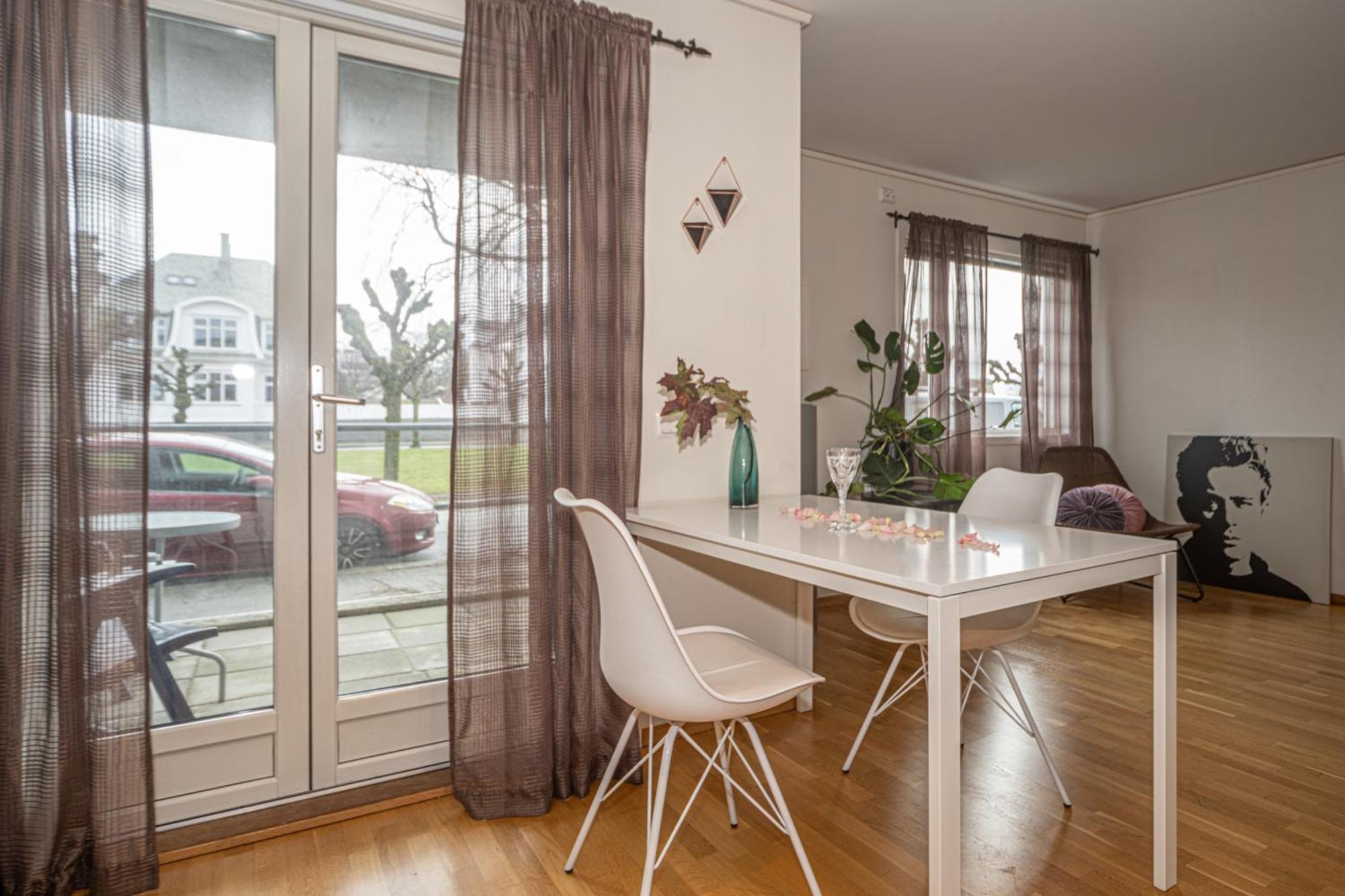 Supersentral 3-Roms Leilighet Med Parkering I Garasje Haugesund Luaran gambar